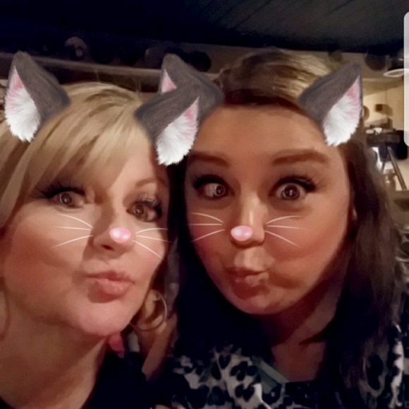 Meet your Posher, Beth - Picture 1 of 1