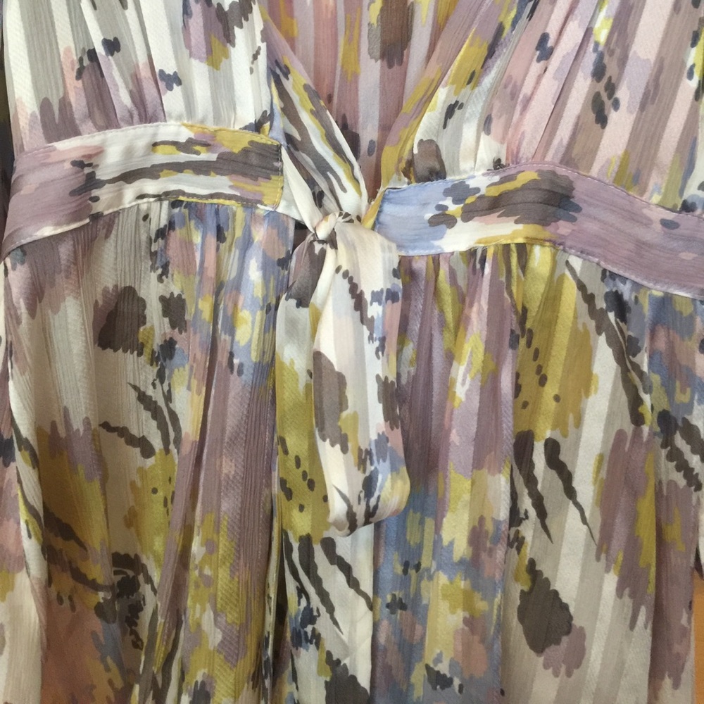 Blouse! - Picture 2 of 4