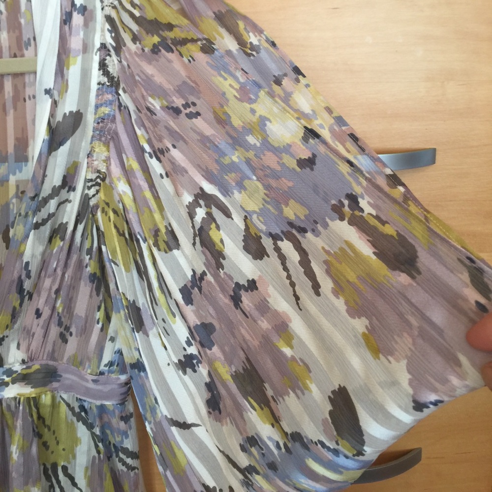 Blouse! - Picture 3 of 4