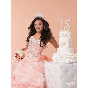 Meet your Posher, Danna