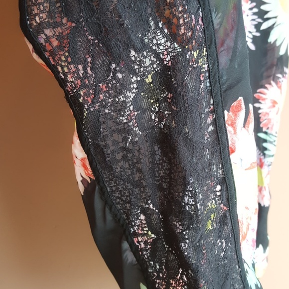 Printed sheer blouse - Picture 2 of 6
