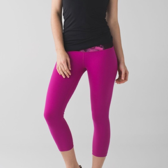 lululemon athletica Pants - • Lululemon • Wunder Under High Rise Crop 10 New