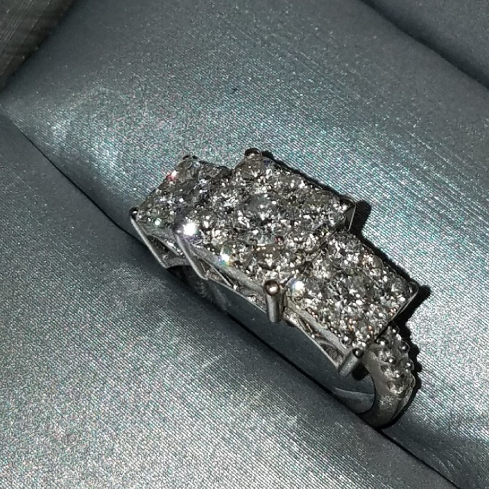 2.2cts 14k white gold ring