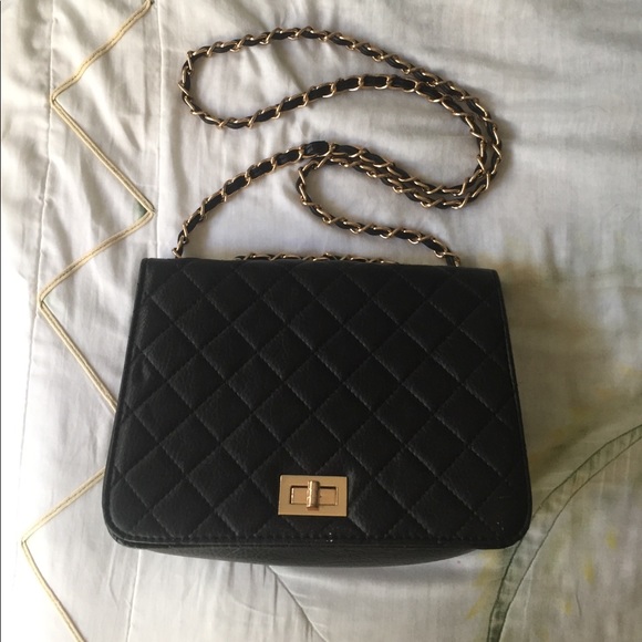 Handbags - Black chained bag