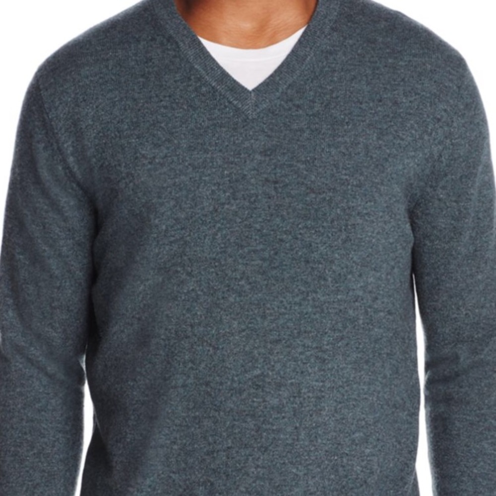 100%2 ply Cashmere Blue V- Neck Sweater. Men's NWT