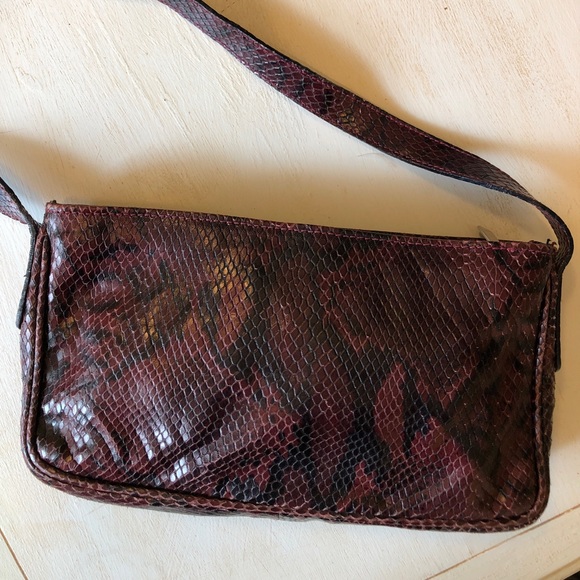 Saks Fifth Avenue Handbags - Saks Fifth Avenue snakeskin handbag