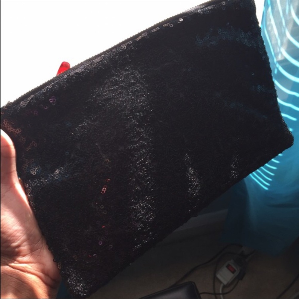 Cute clutch to go out with