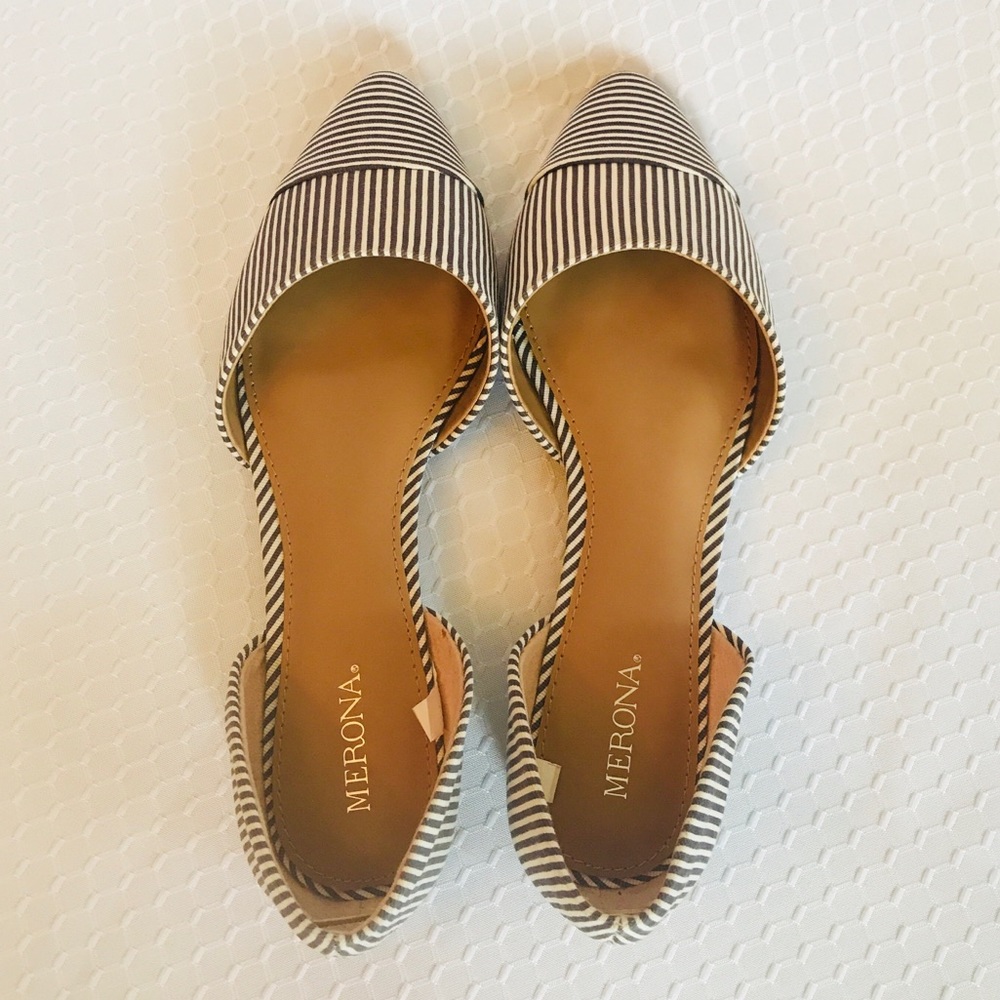 MERONA Pointed Toe Grey and White Flats