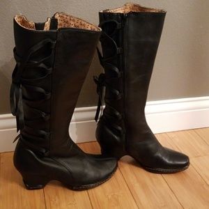 Women's Sofft lace up boots