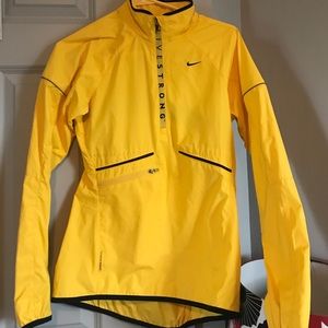 Lightweight running jacket