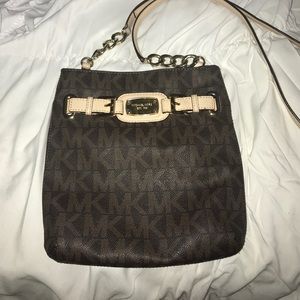 Super cute Michael Kors cross body bag!!!