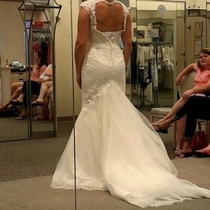 Davids Bridal Wedding Dress unaltered size 8