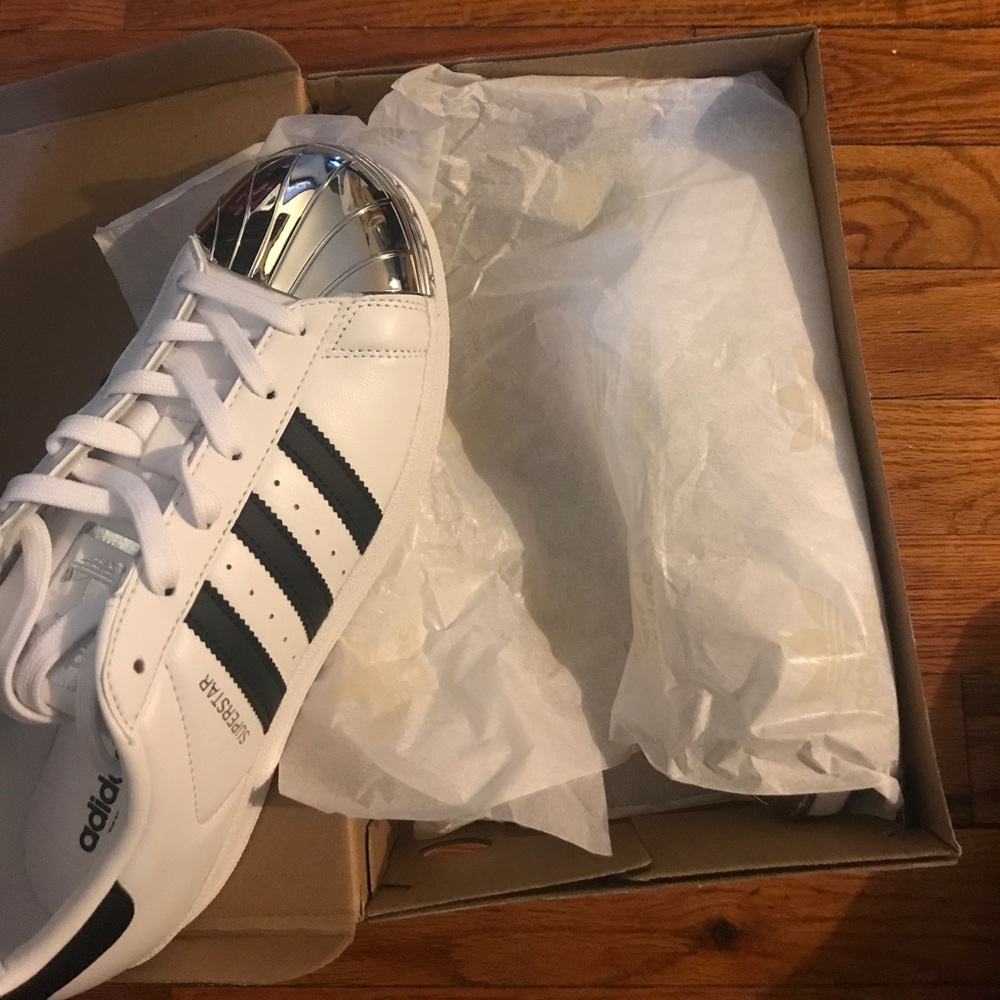Metal toe adidas