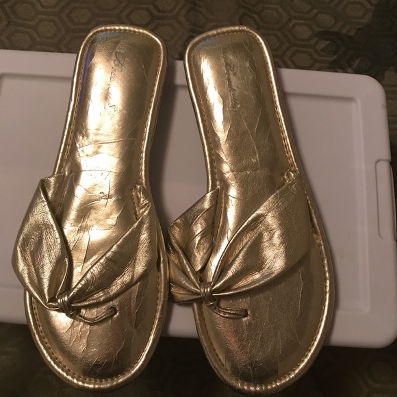 Women’s Metallic Gold Slippers - Picture 3 of 3