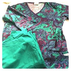 Rare! 3/4 length scrub SET!