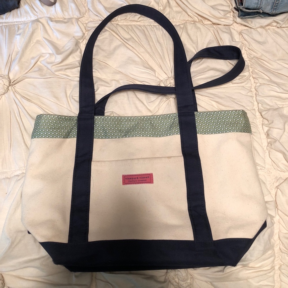Vineyard Vines canvas tote back
