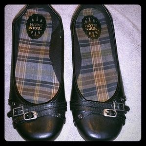 Women's black leather flats - size 10