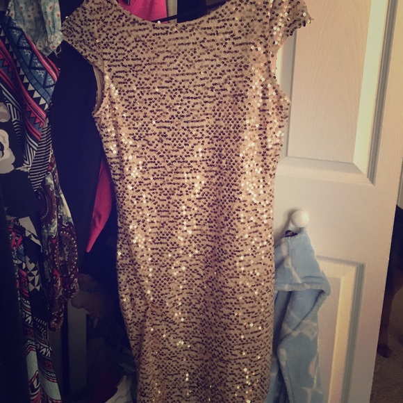 Dresses & Skirts - Party Dress