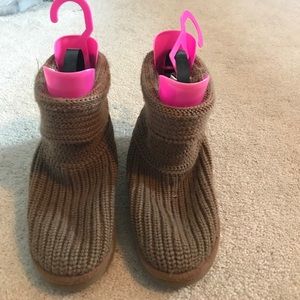 Knit uggs