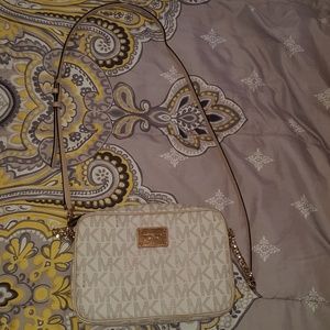Michael Kors Crossbody 🚨SOLD🚨