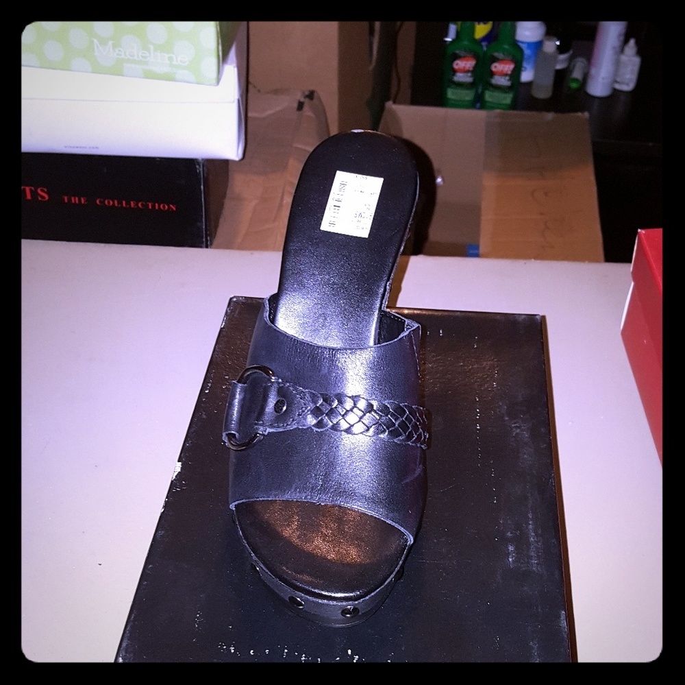Clogs