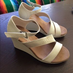 TOMS Champagne Grosgrain Women's Clarissa Wedges