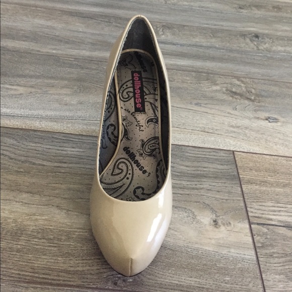 Nude high heels - Picture 2 of 3