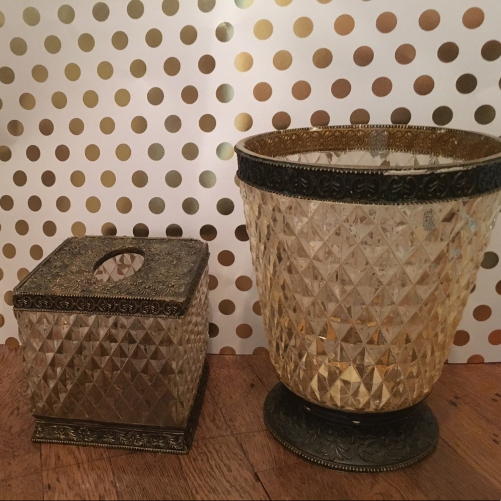Vanity Accessories Tissue Holder & Trashcan