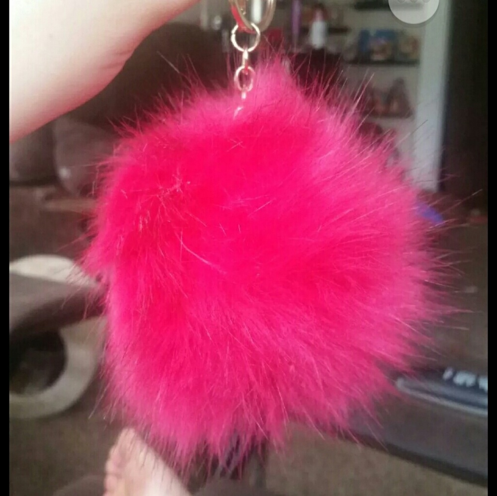 Spring Cleaning!!!!!!! Fluffball keychain