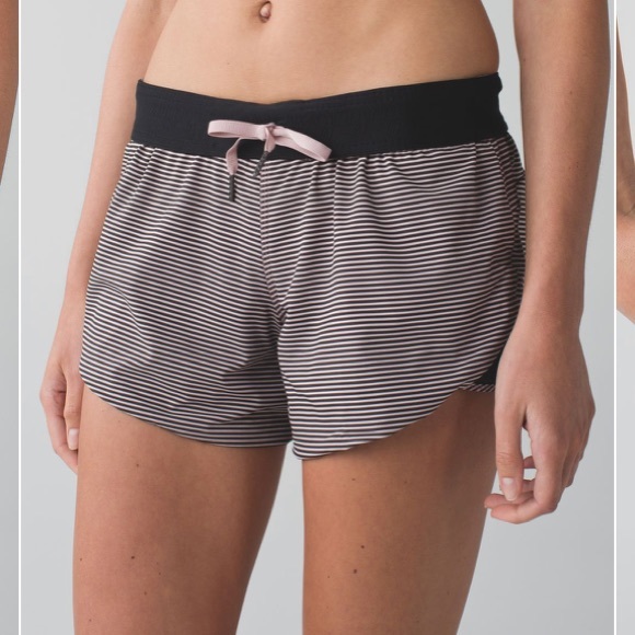 lululemon athletica Pants - • Lululemon • Go The Distance Shorts Mini Pop New