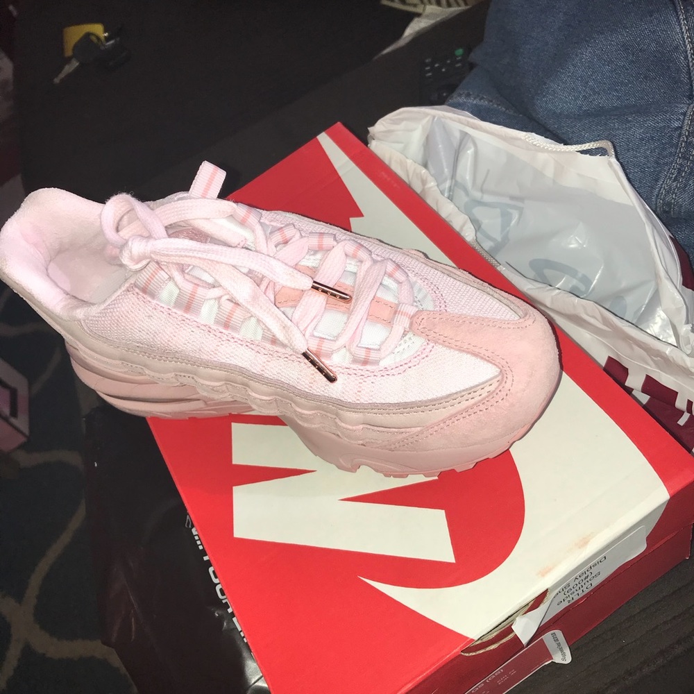 AirMax - Picture 2 of 5