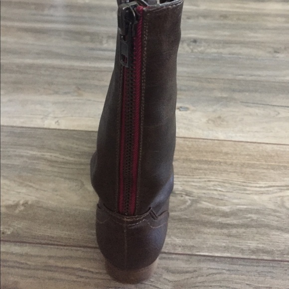 Boots - Picture 3 of 3