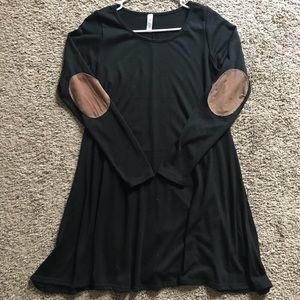 TRADED ❤️ Elbow patch dress