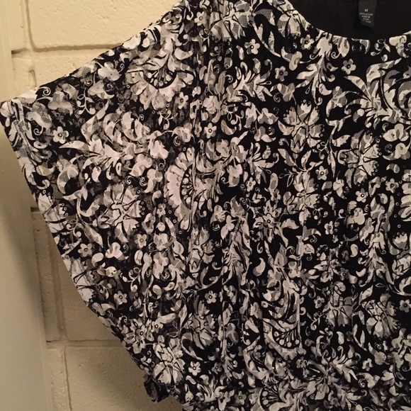 Style & Co Lace Overlay Kimono Sleeve Top - Picture 4 of 6