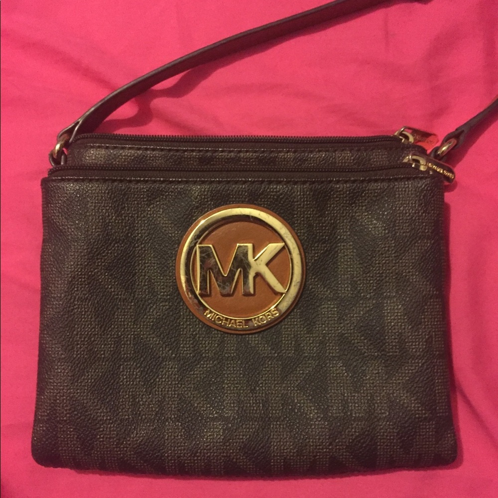 Michael Kors crossbody purse !!
