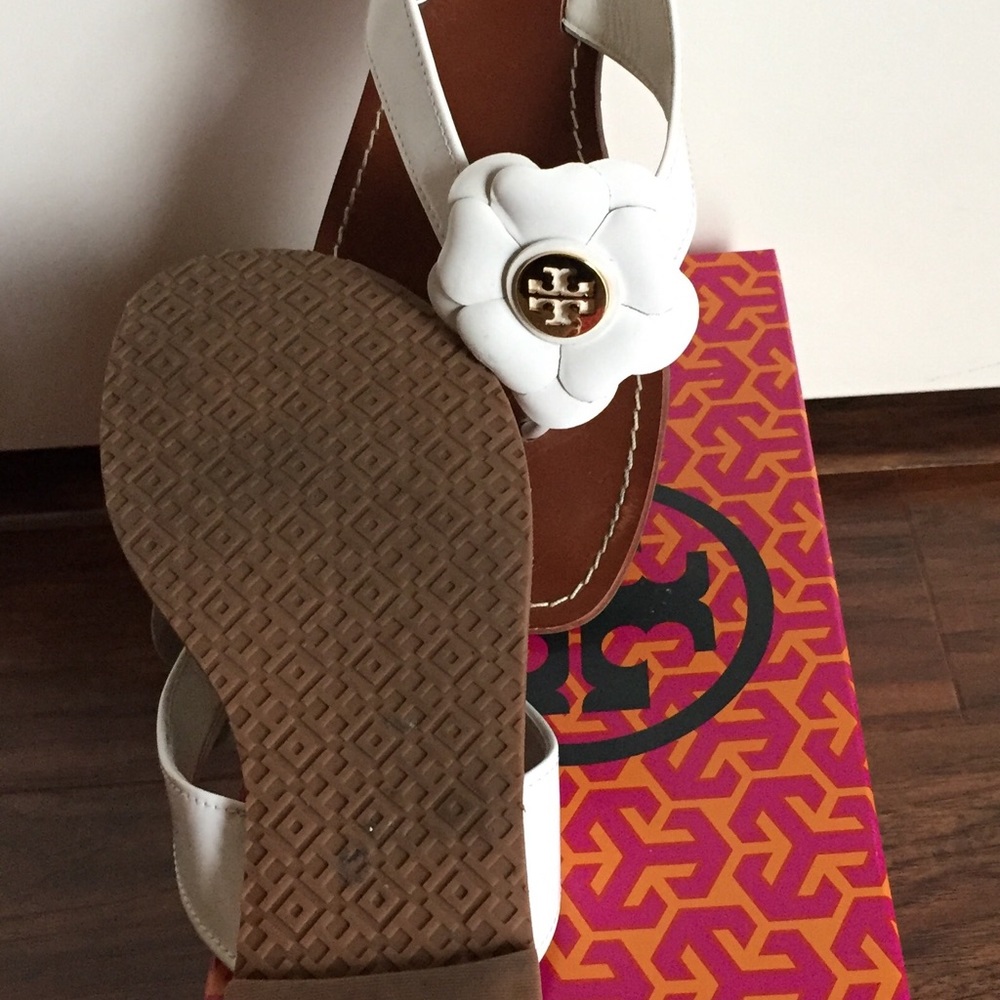 ***SOLD*** Tory Burch Flip Flops