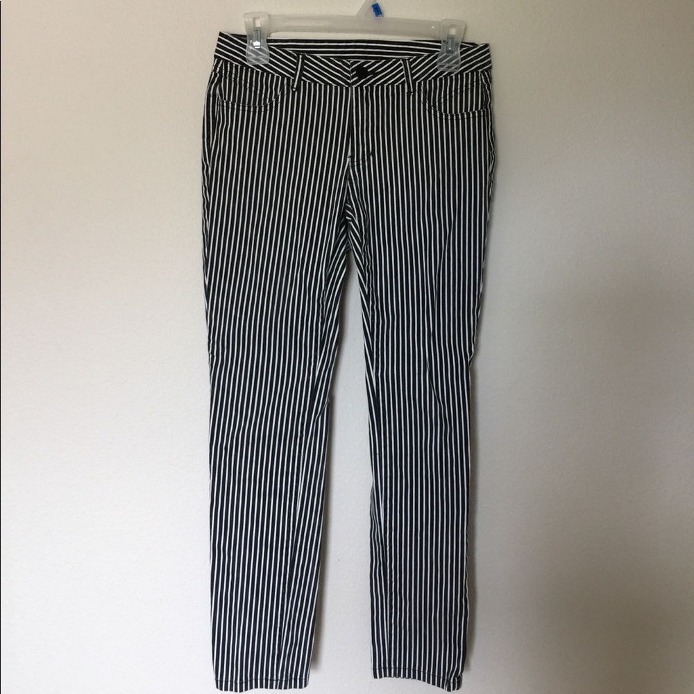 White/black stripe jeans size 28