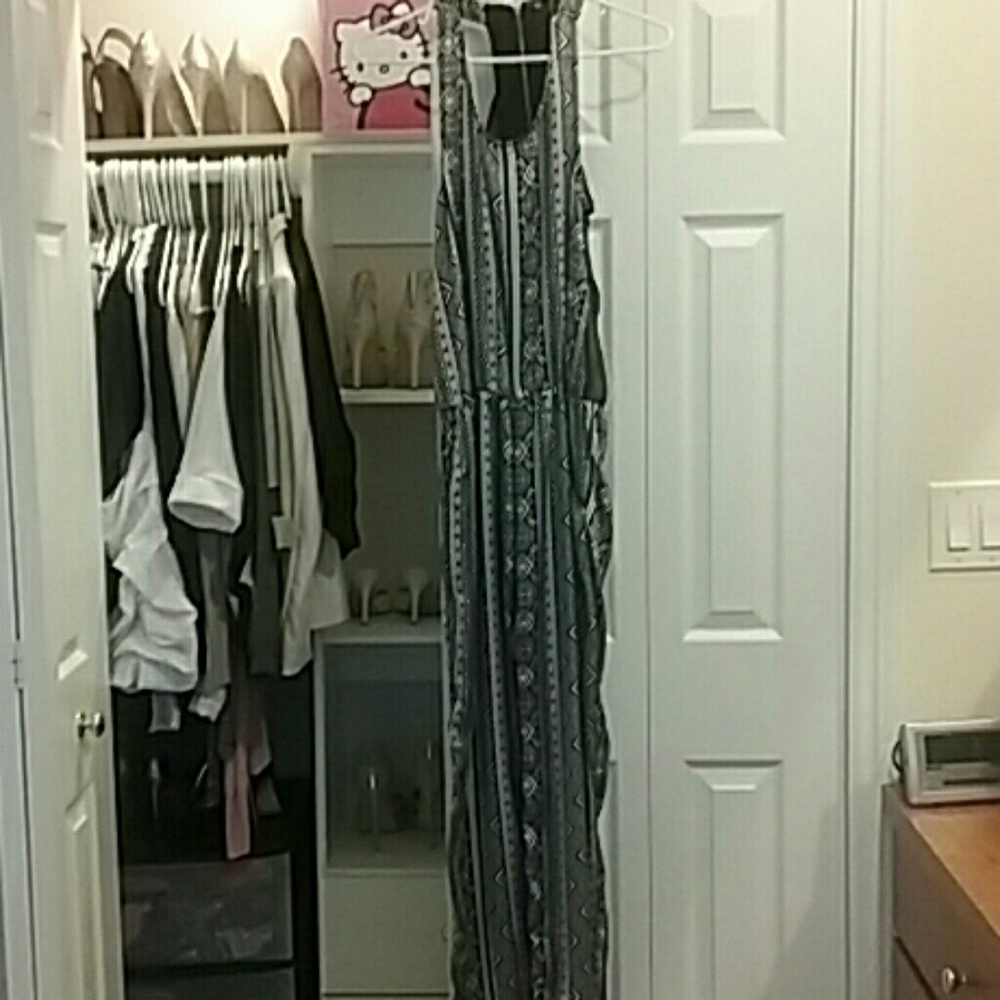 Black and white jump suit - Picture 1 of 3