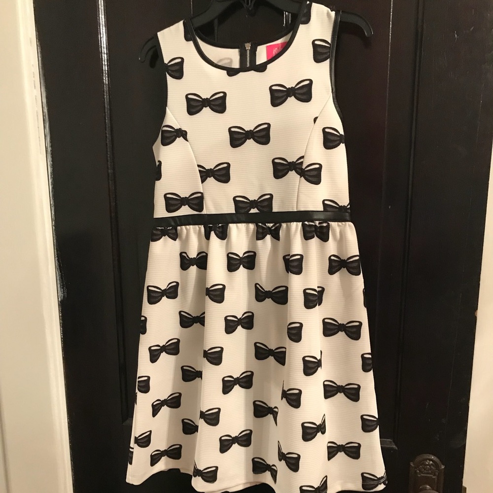 Bow dress