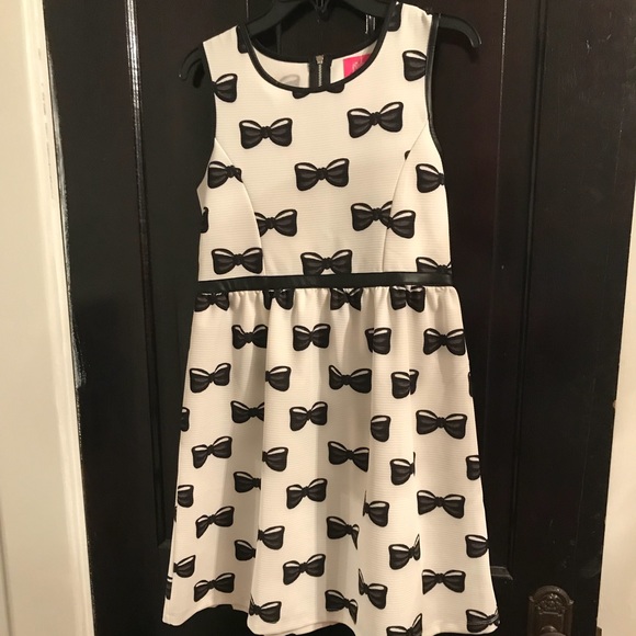Bow dress - Picture 1 of 1
