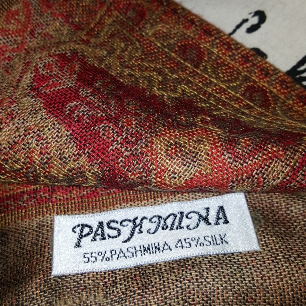 Pashmina - Picture 3 of 3