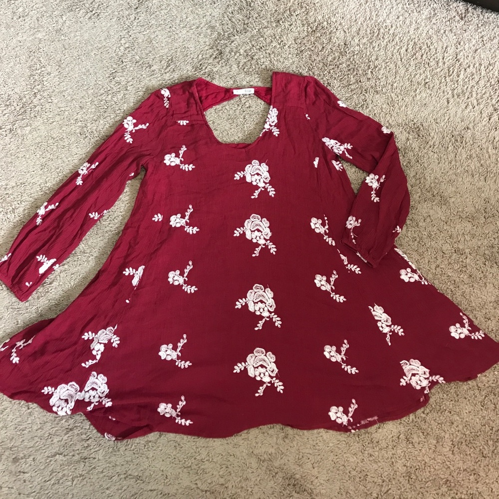 🎉FINAL SALE🎉 Long Sleeved Dress with Embroidery