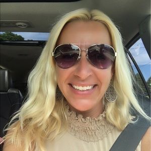 Meet your Posher, Christina