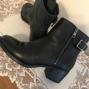 GH Bass & Co. boots