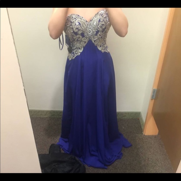 Gorgeous Dress!!!! - Picture 1 of 3