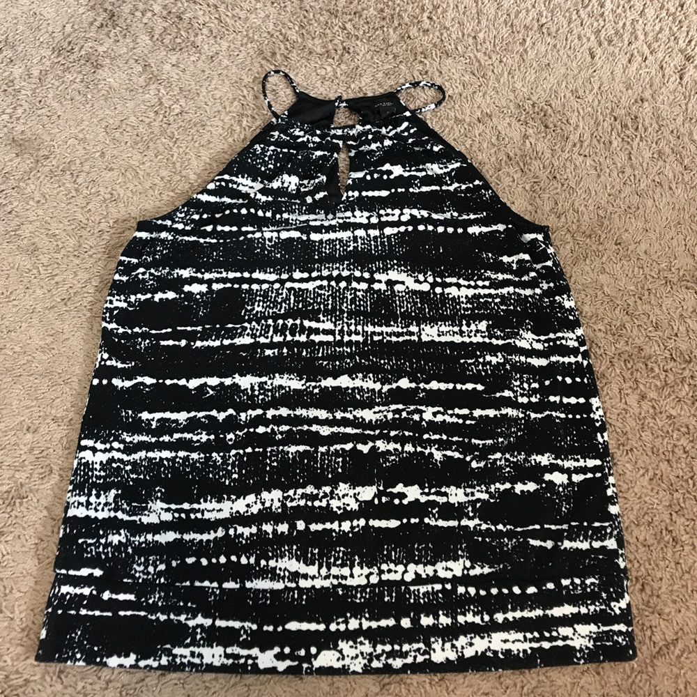 🎉FINAL SALE 🎉Ann Taylor Black and White Top