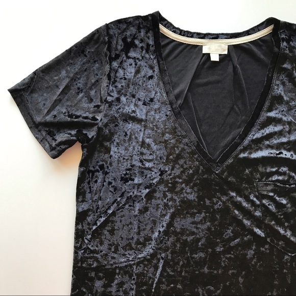 Crushed Velvet V Neck Boyfriend Tee - Black - Picture 5 of 7