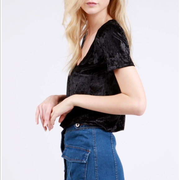 Crushed Velvet V Neck Boyfriend Tee - Black - Picture 2 of 7