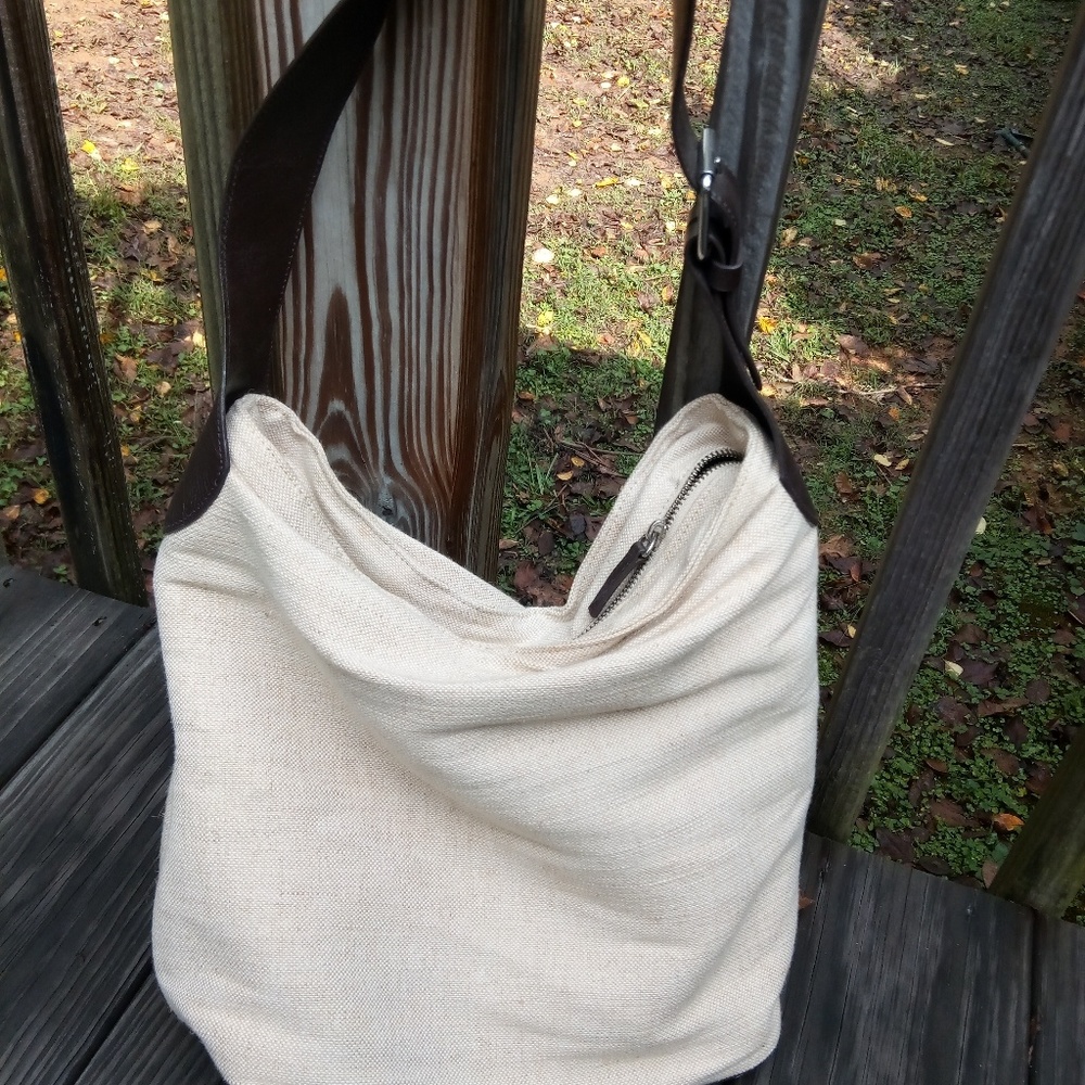 BANANA REPUBLIC HOBO 🛍️👜👠👢👓👡👠