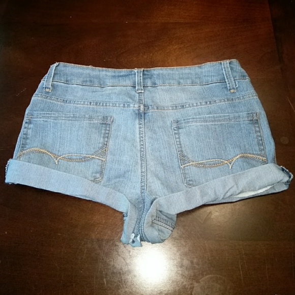 Faded Glory Blue cutoff jeans - Picture 3 of 4